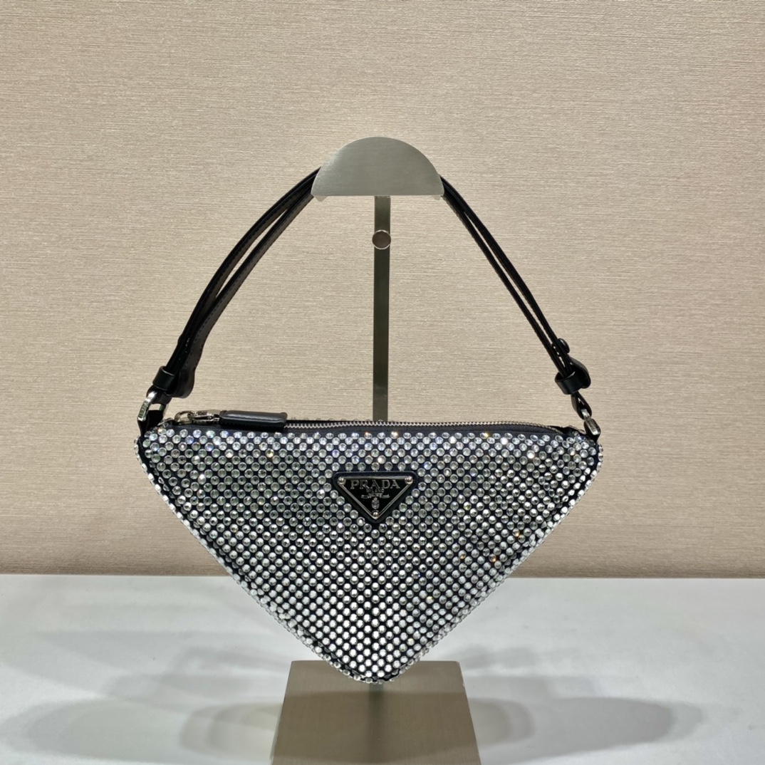 Prada_Triangle_Handbags_